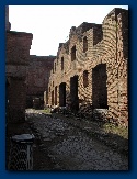 oud plaveisel in Ostia met insula�